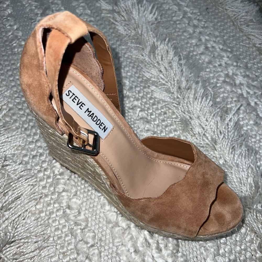Steve Madden Tan Suede Wedges